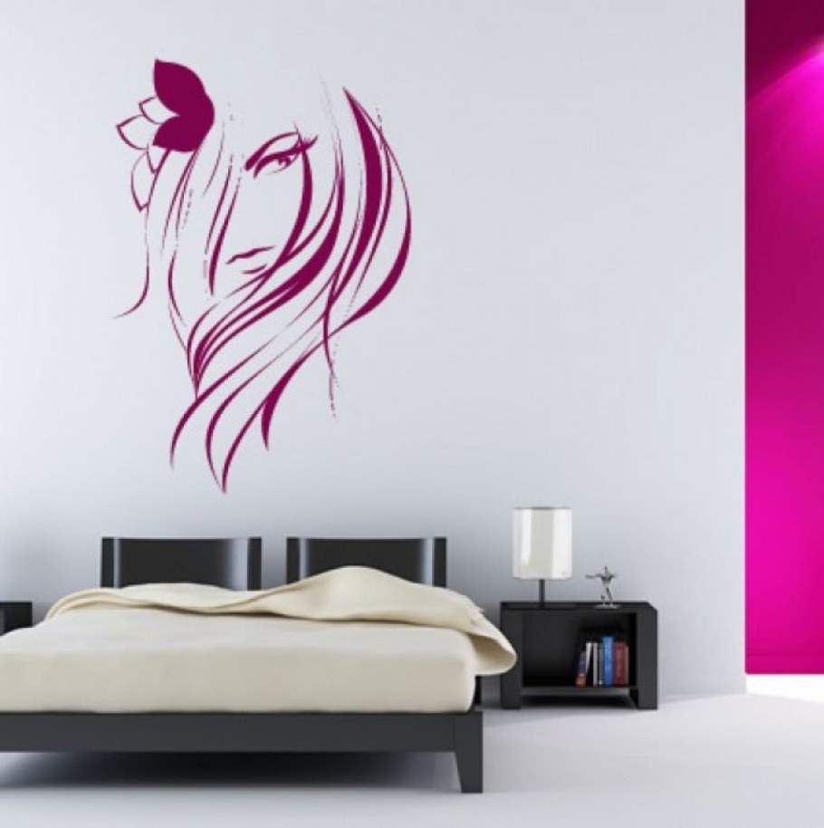 Абстрактный рисунок на стене