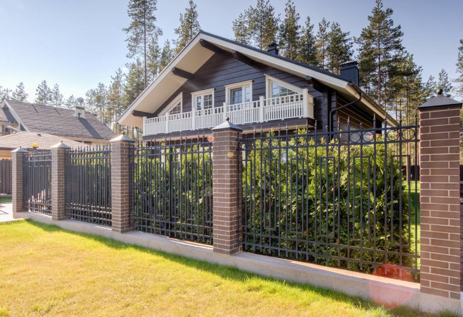 Ограждение для коттеджа