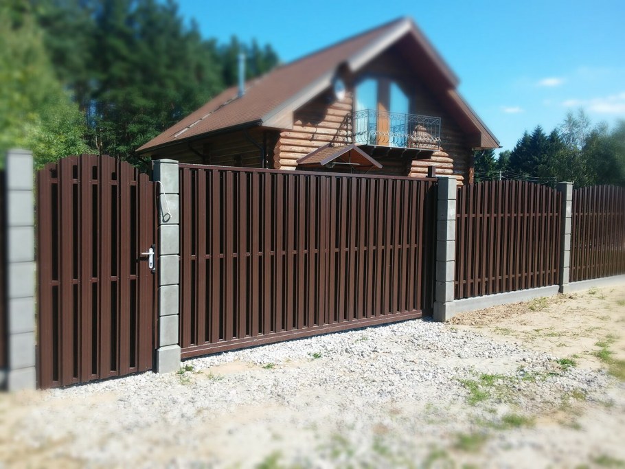 Откатные ворота из евроштакетника