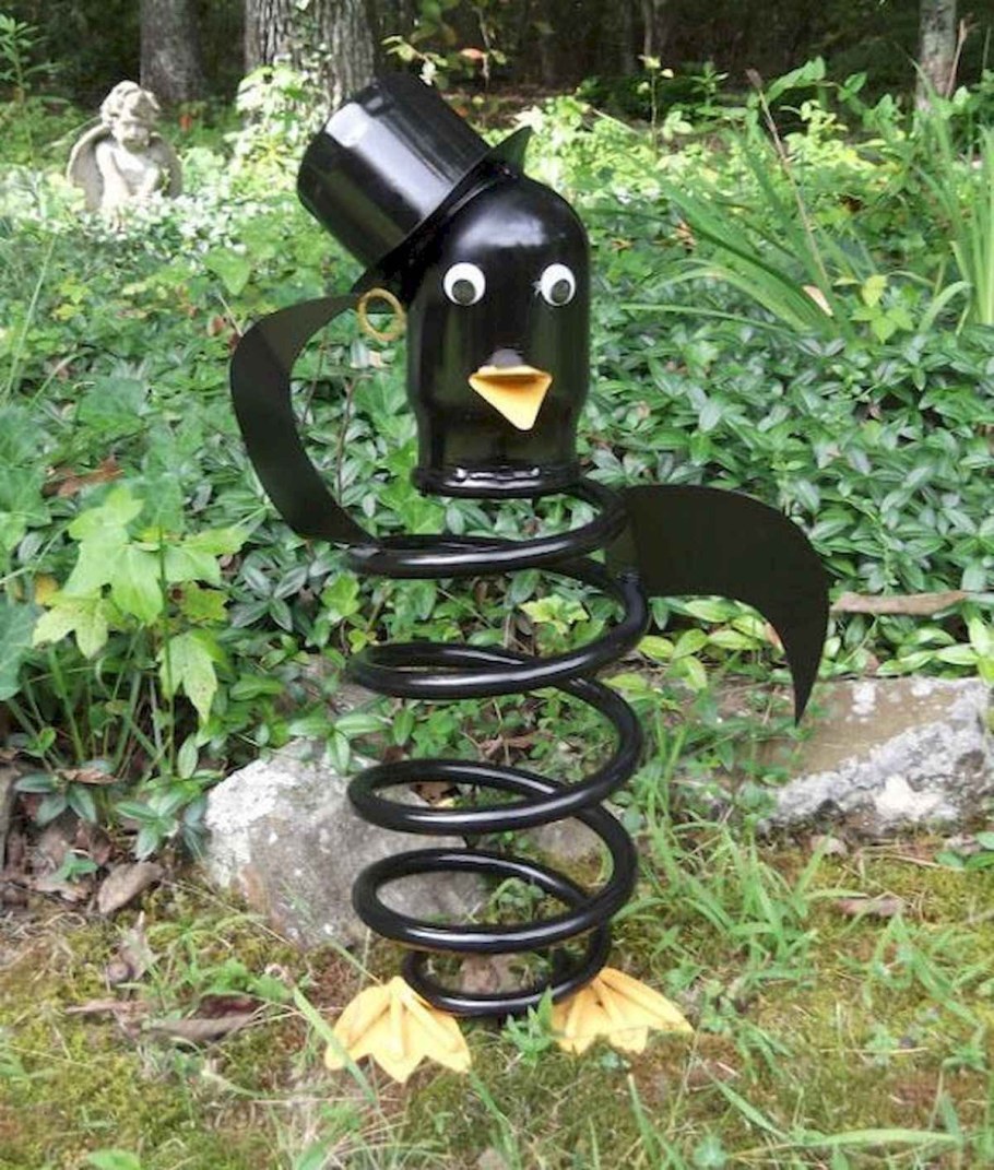 Фигуры из металлолома для сада