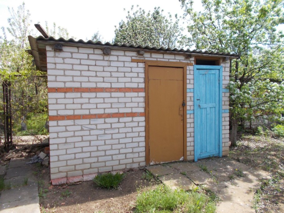 Хозблок из кирпича