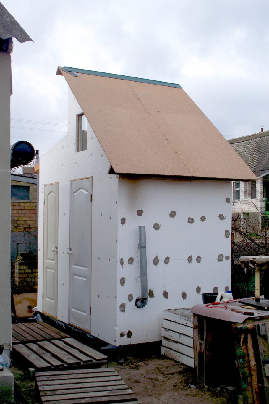 Утепленный туалет для дачи