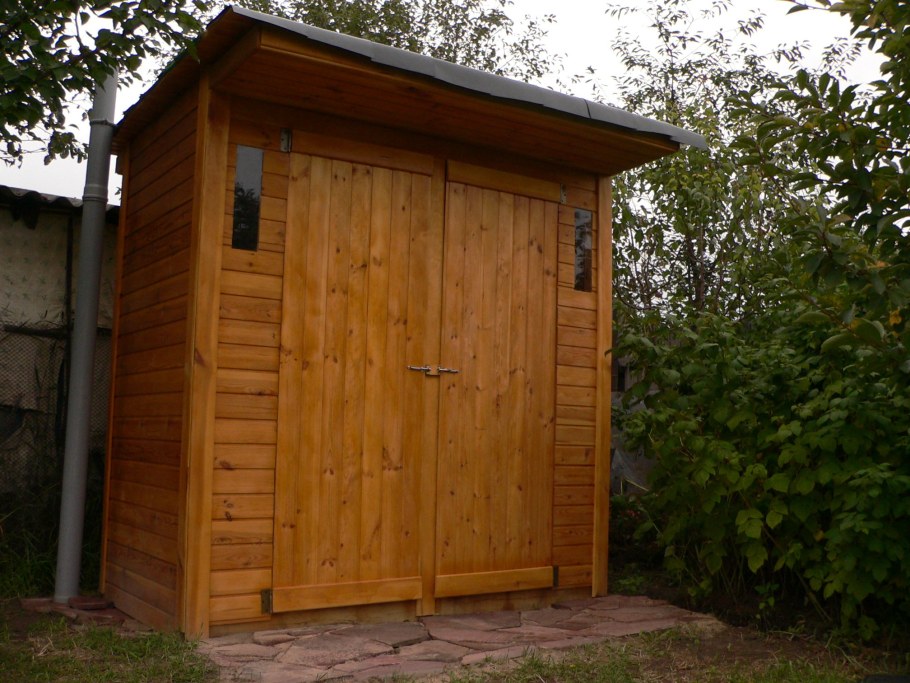 Туалет на дачном участке