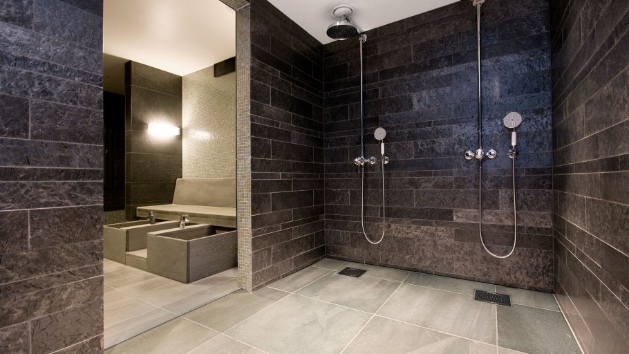 Ванная в плитке сланец