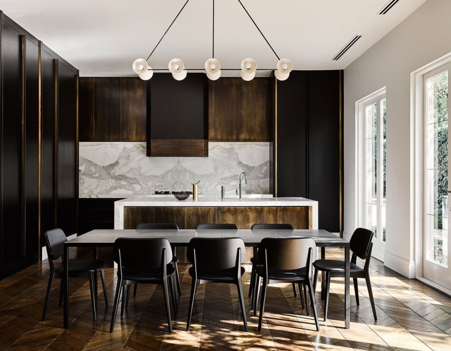 Кухня столовая в темных тонах