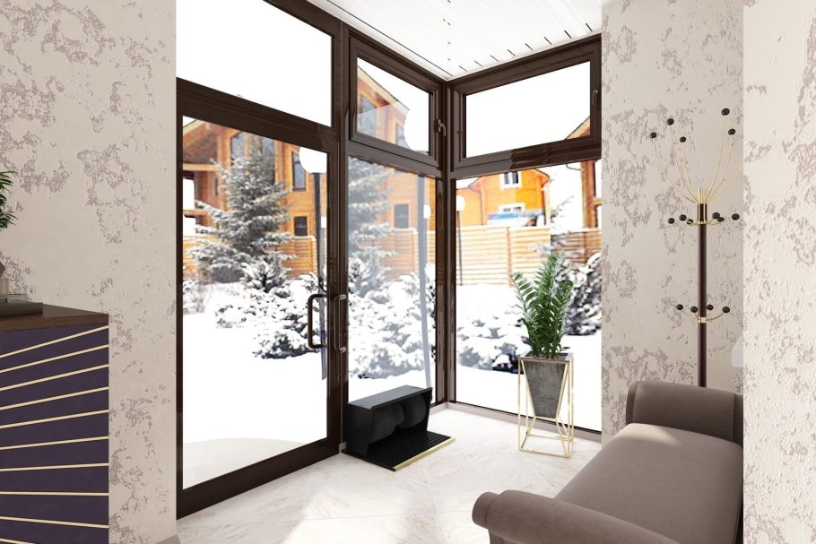 Застекленная прихожая в частном доме