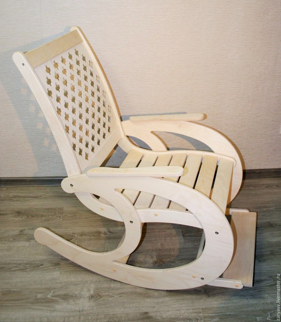 Кресло качалка с подножкой