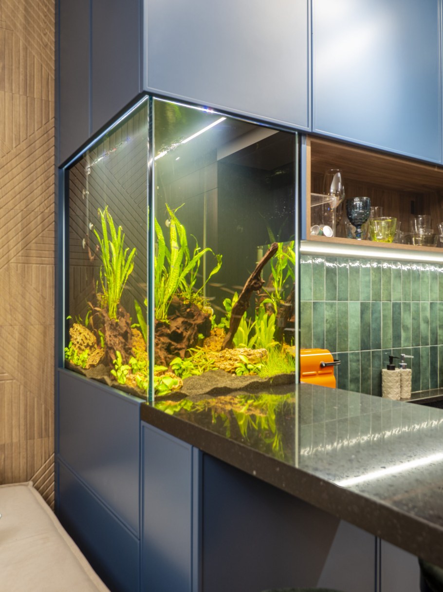 Встроенный аквариум