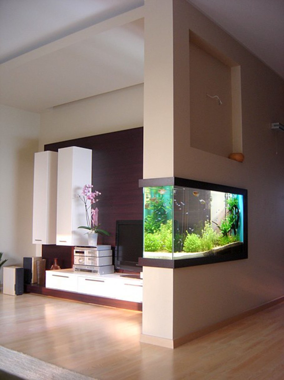 Аквариумы встроенные в стену