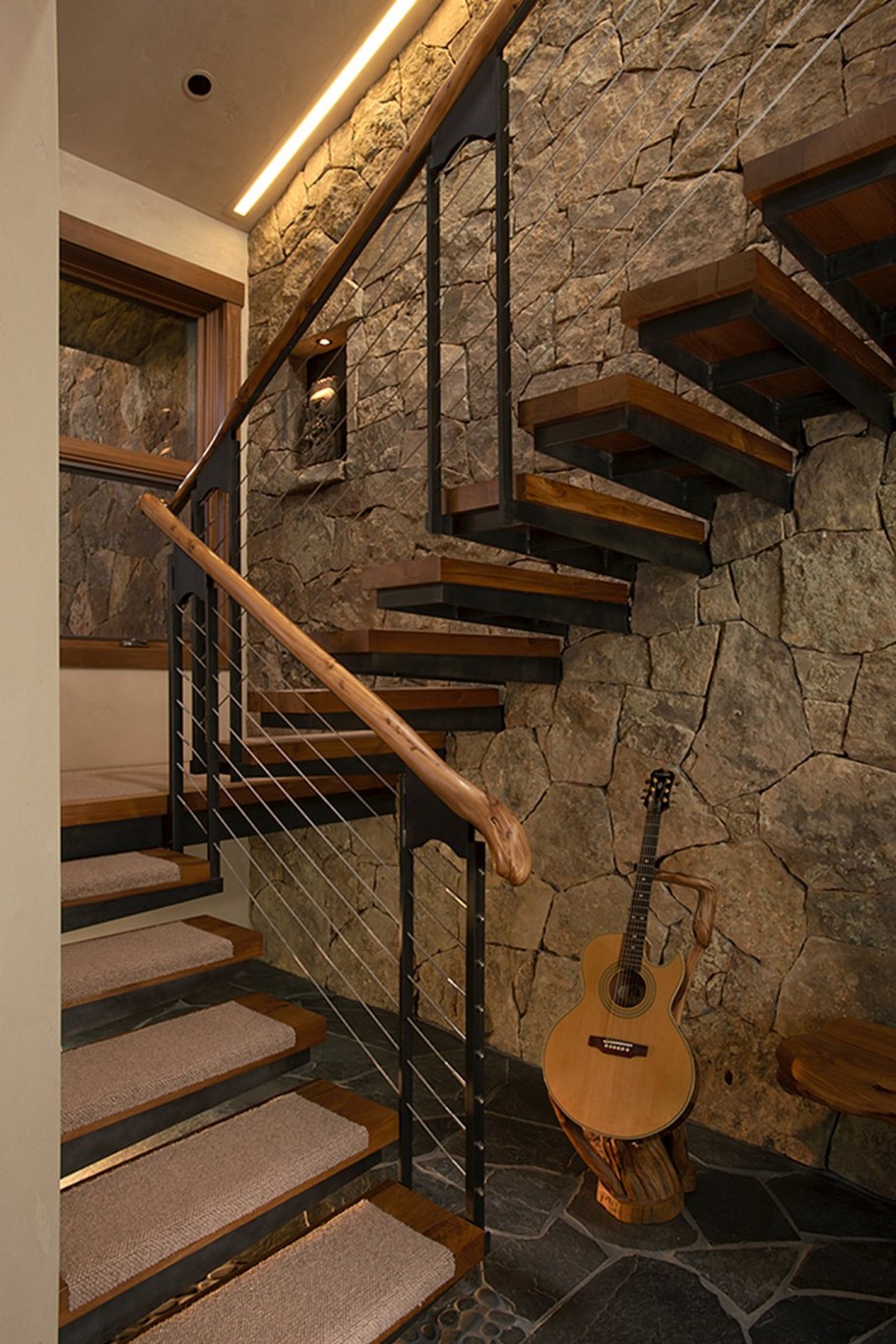 Отделка лестничного марша