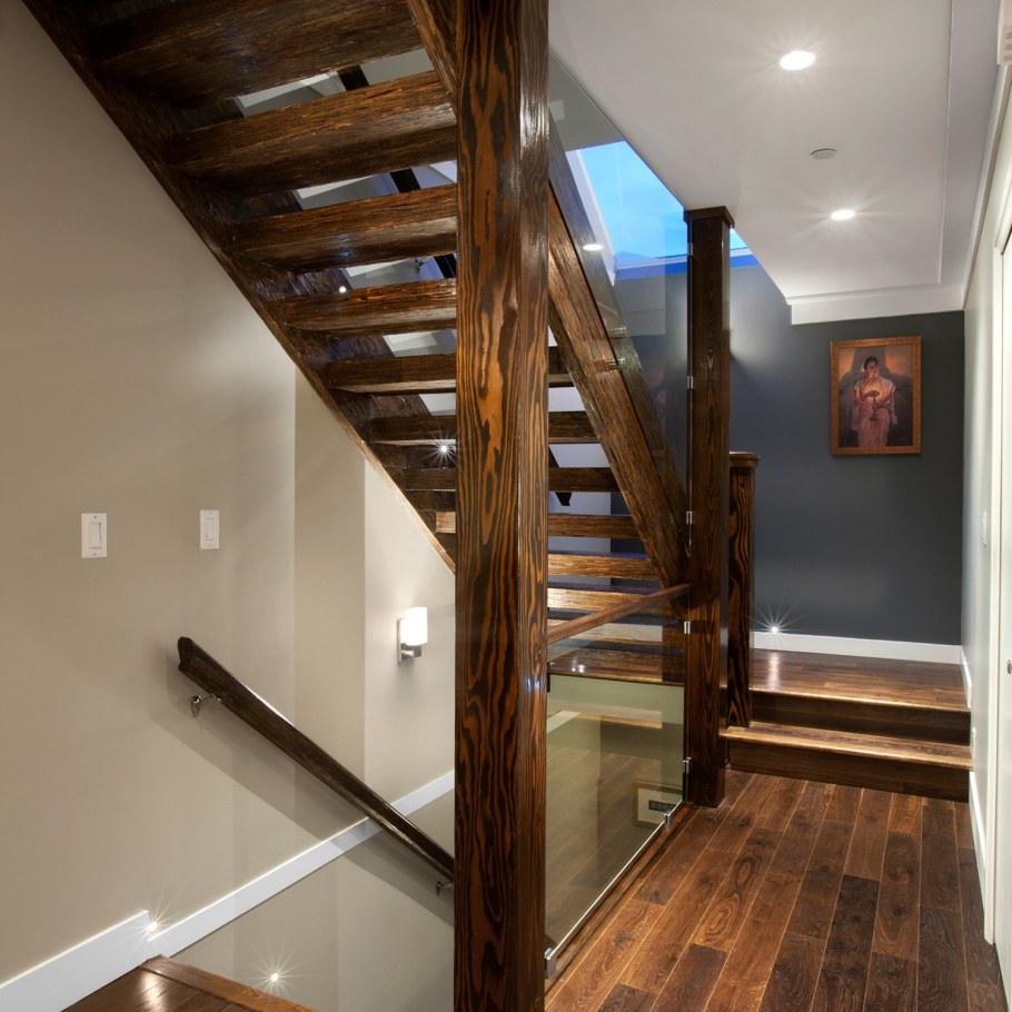 Лестница в подвал