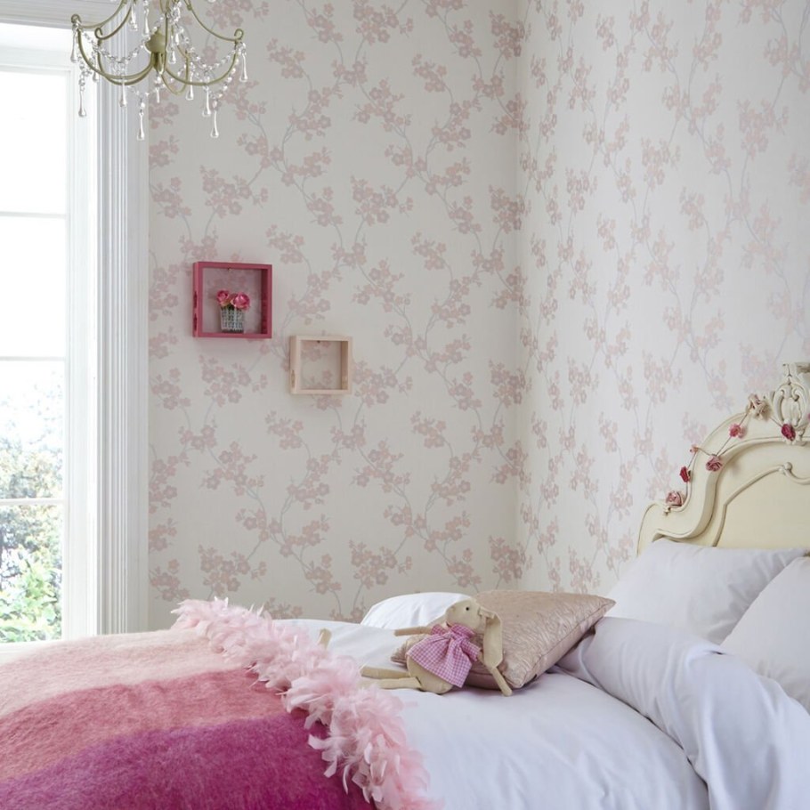 Обои в цветочек в интерьере