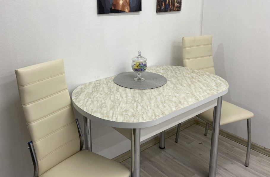 Семолина бежевая столешница