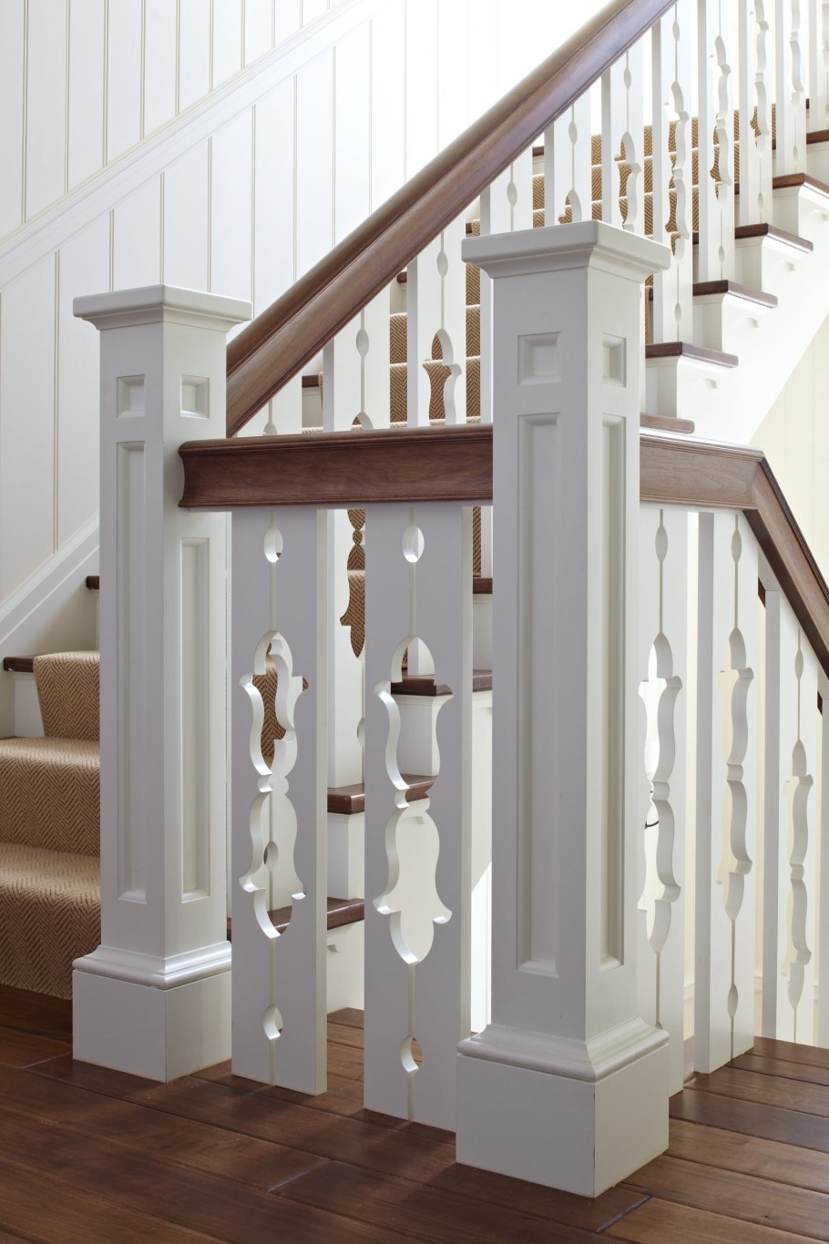 Деревянные ограждения для лестниц