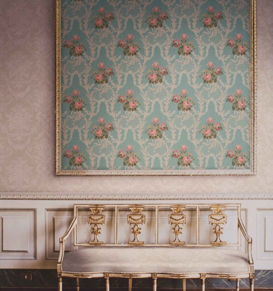 Молдинги для стен