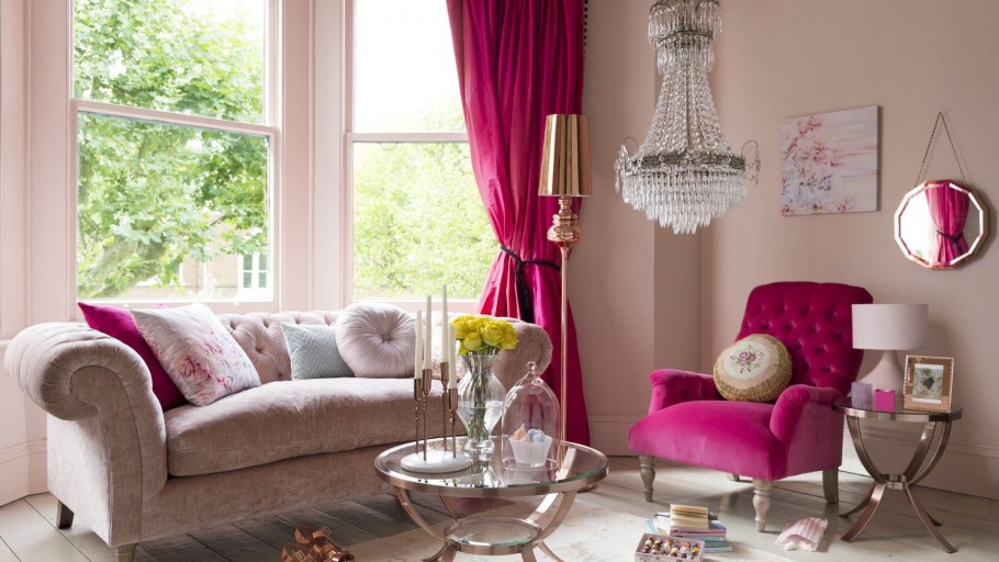 Шторы цвета фуксии в интерьере