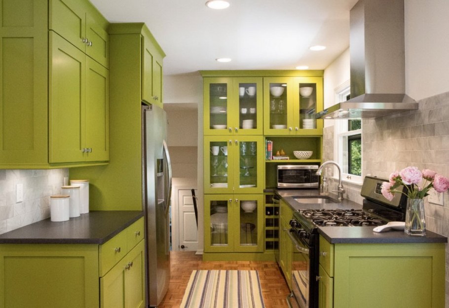 Кухня оливкового цвета
