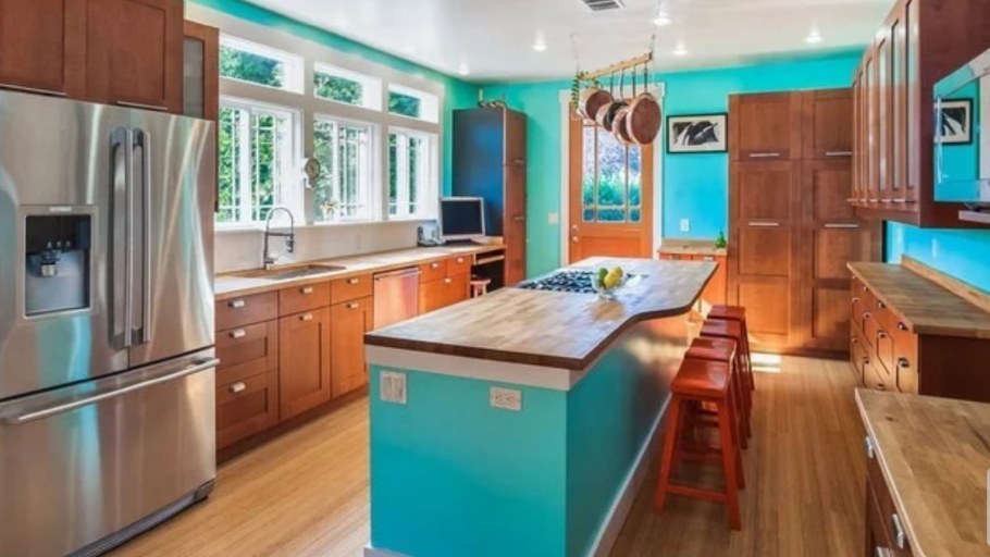 Кухня цвета морской волны