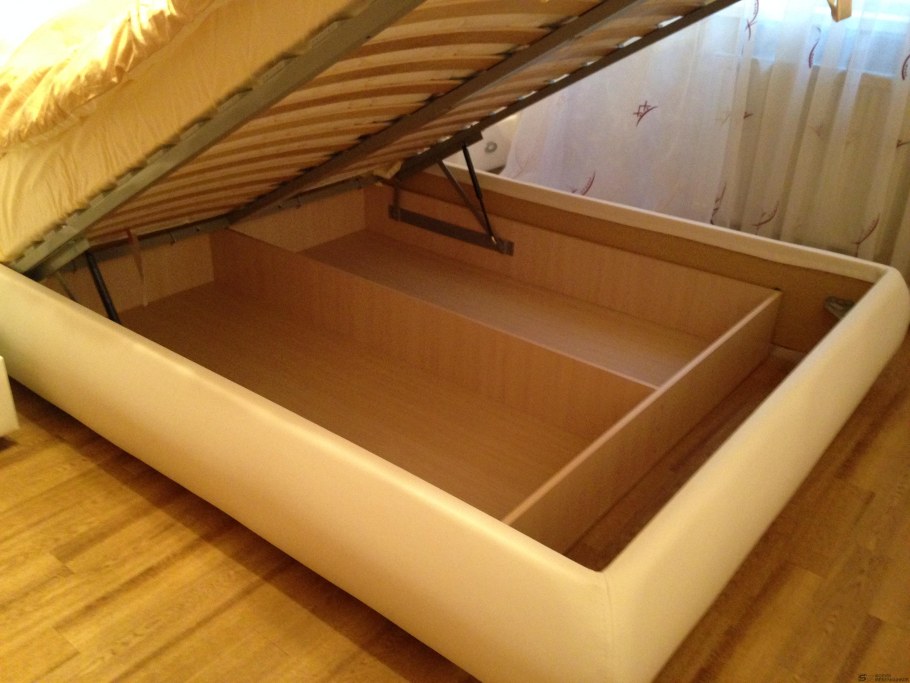 Угловая кровать с подъемным механизмом