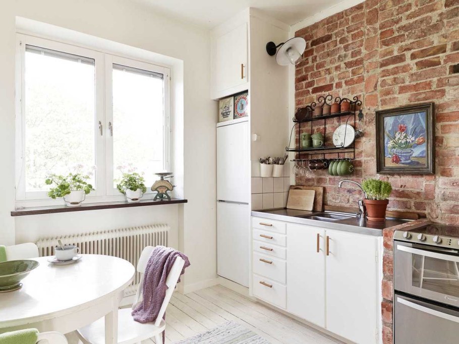Интерьер кухни под кирпич