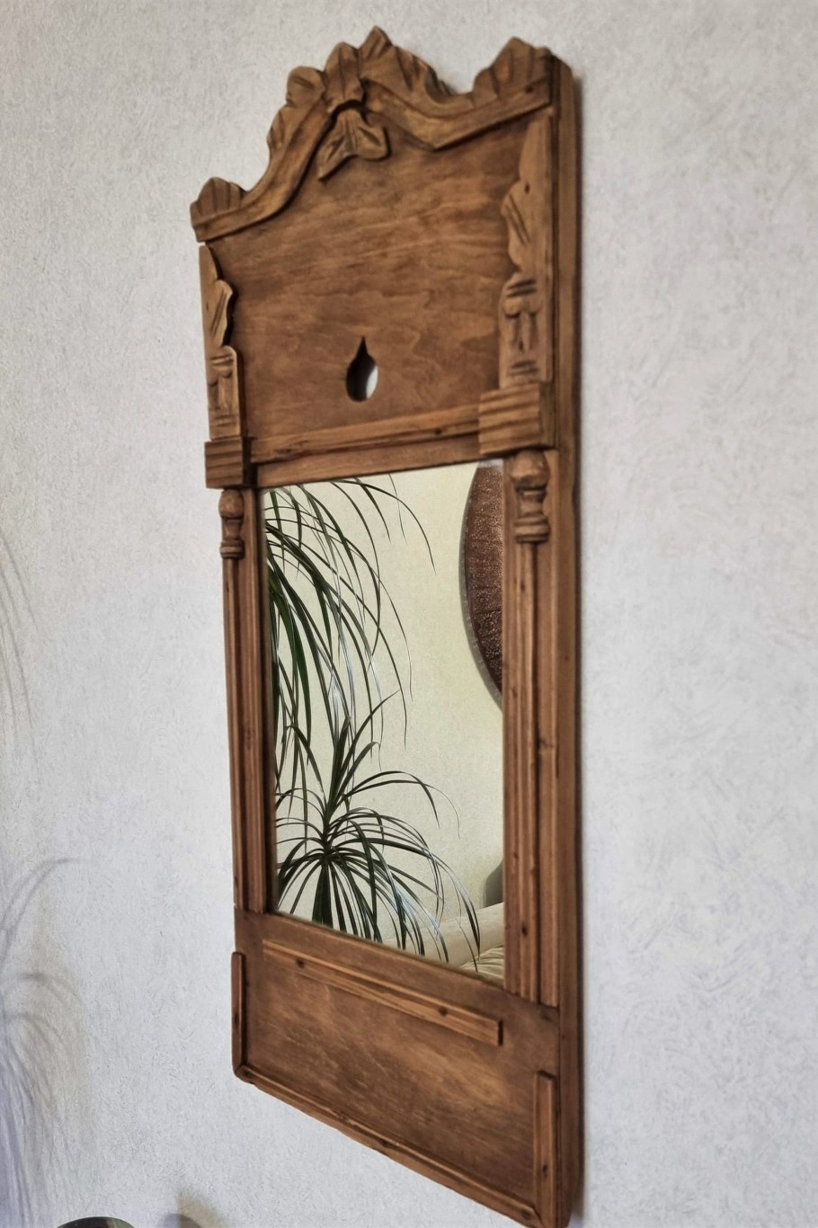 Арт. 550 Capanni (Италия) подвесная витрина настенная