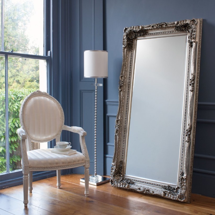Винтажное напольное зеркало