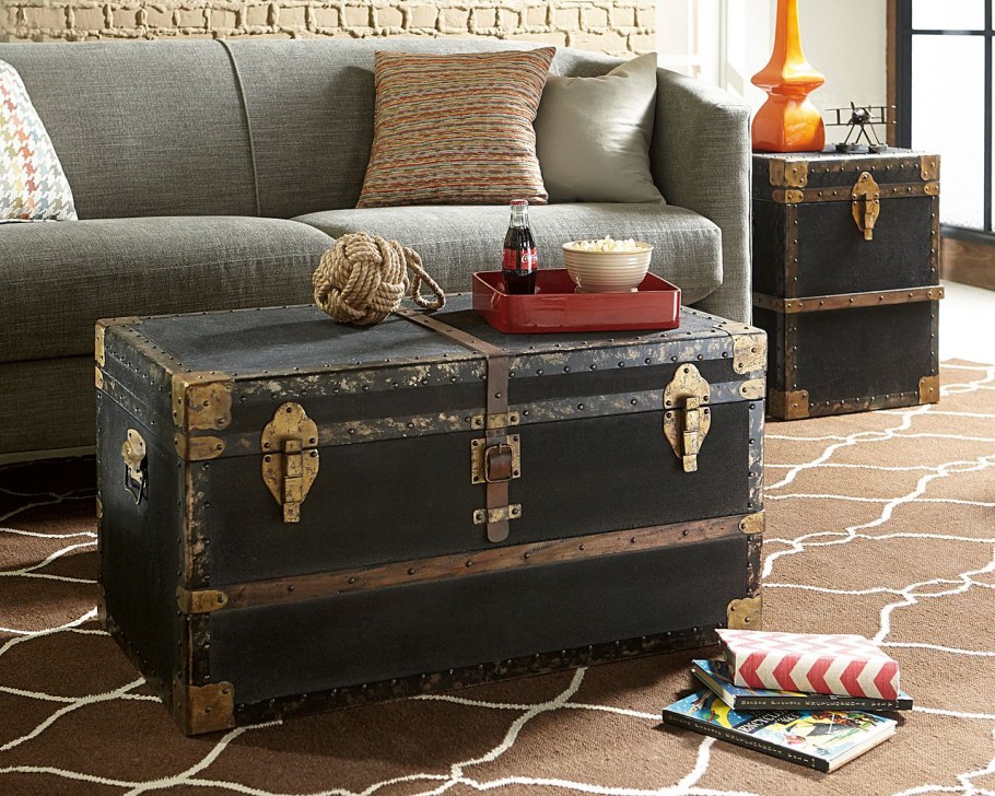 Стол журнальный из чемоданов своими руками