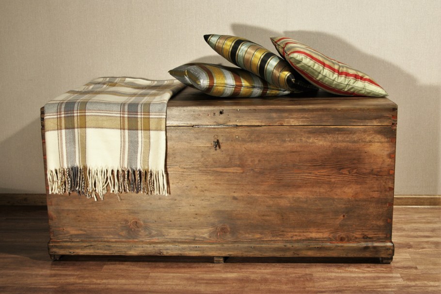 Интерьер сундука из дерева