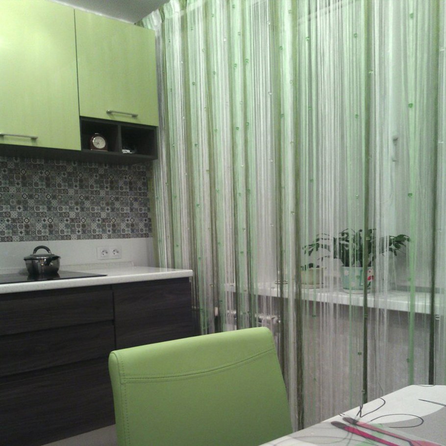 Зеленые шторы на кухню