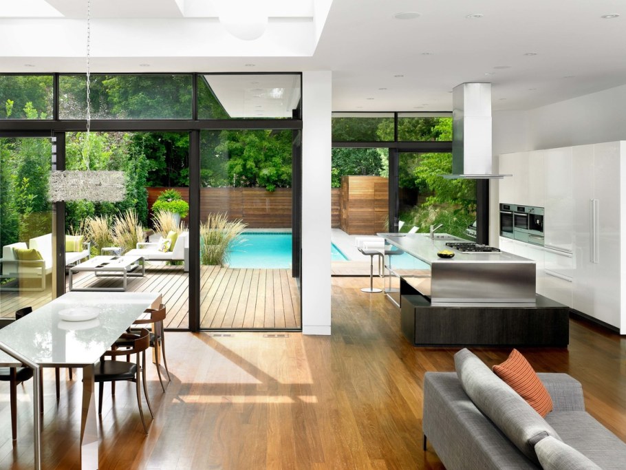 Вилла с панорамными окнами