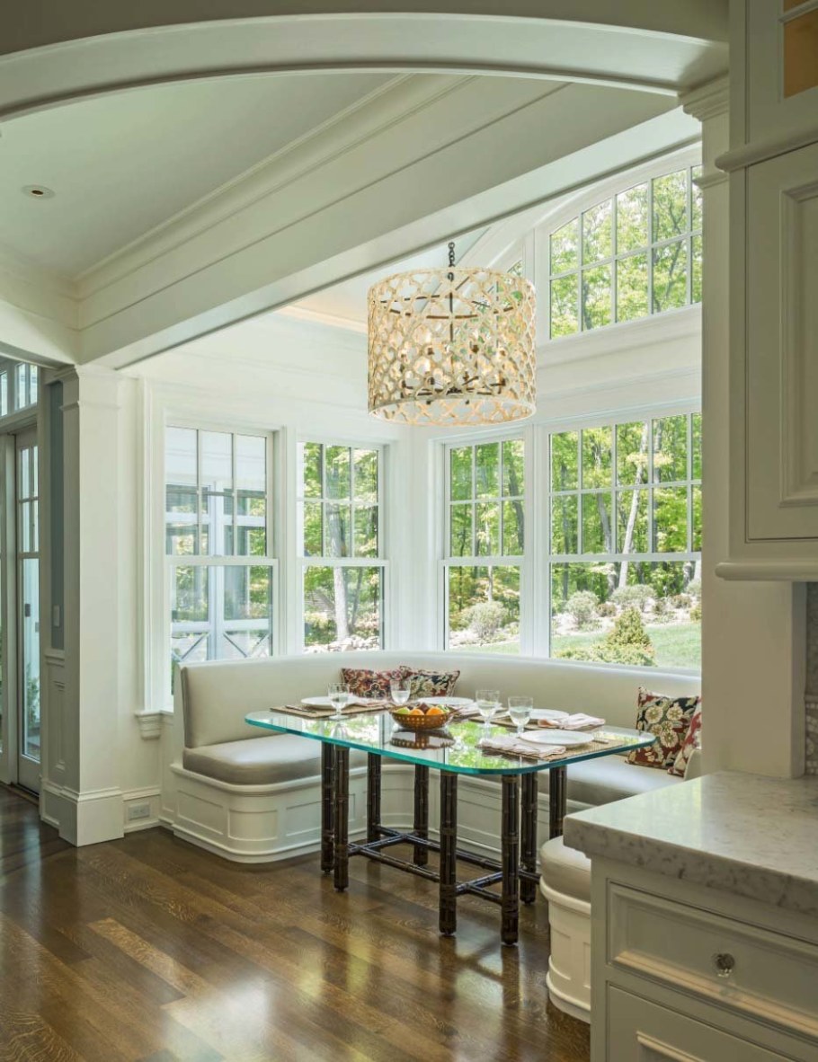 Интерьер кухни с эркером п44т