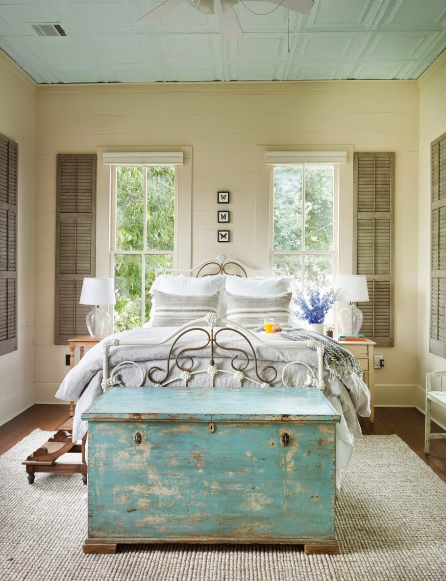 Сундук в интерьере