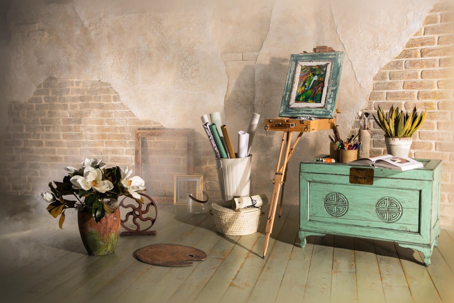 Зеленый сундук в интерьере