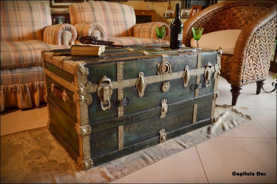 Старинный сундук