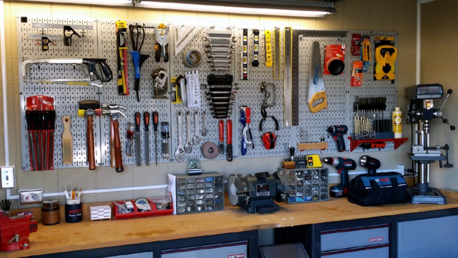 Обустройство мастерской в гараже