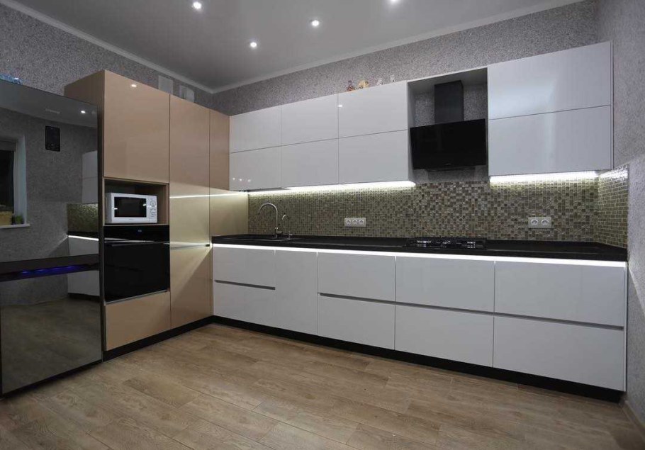 Кухонный гарнитур белый глянец