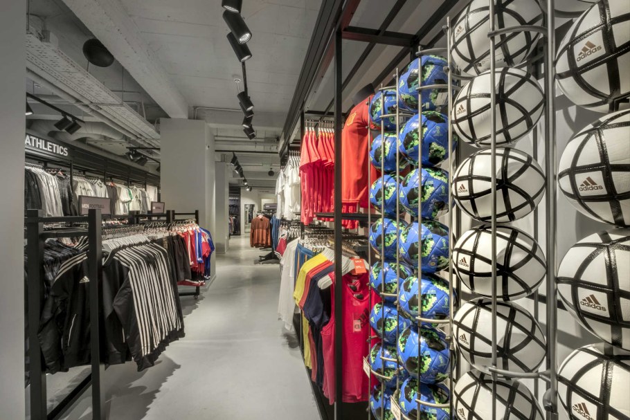 Адидас аутлет