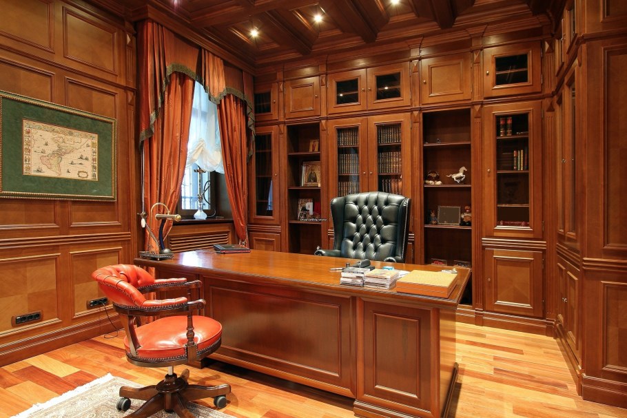 Интерьер кабинета в доме