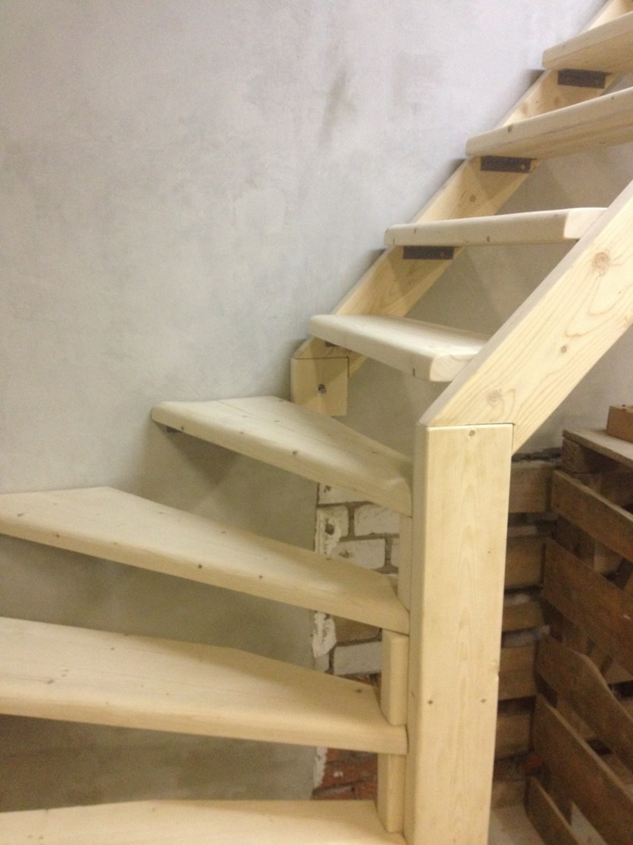 Простая деревянная лестница своими руками