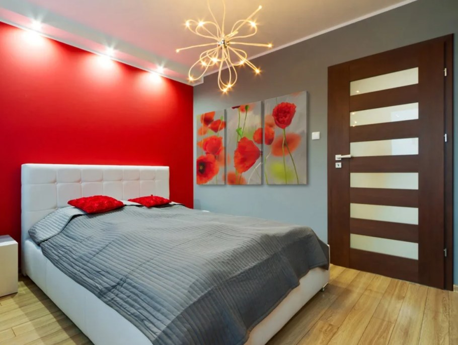 Стены в спальне