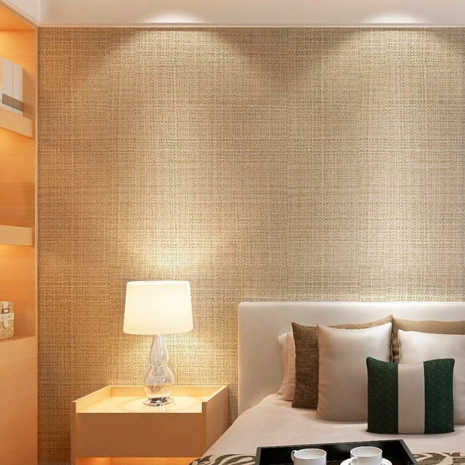 Однотонная стена