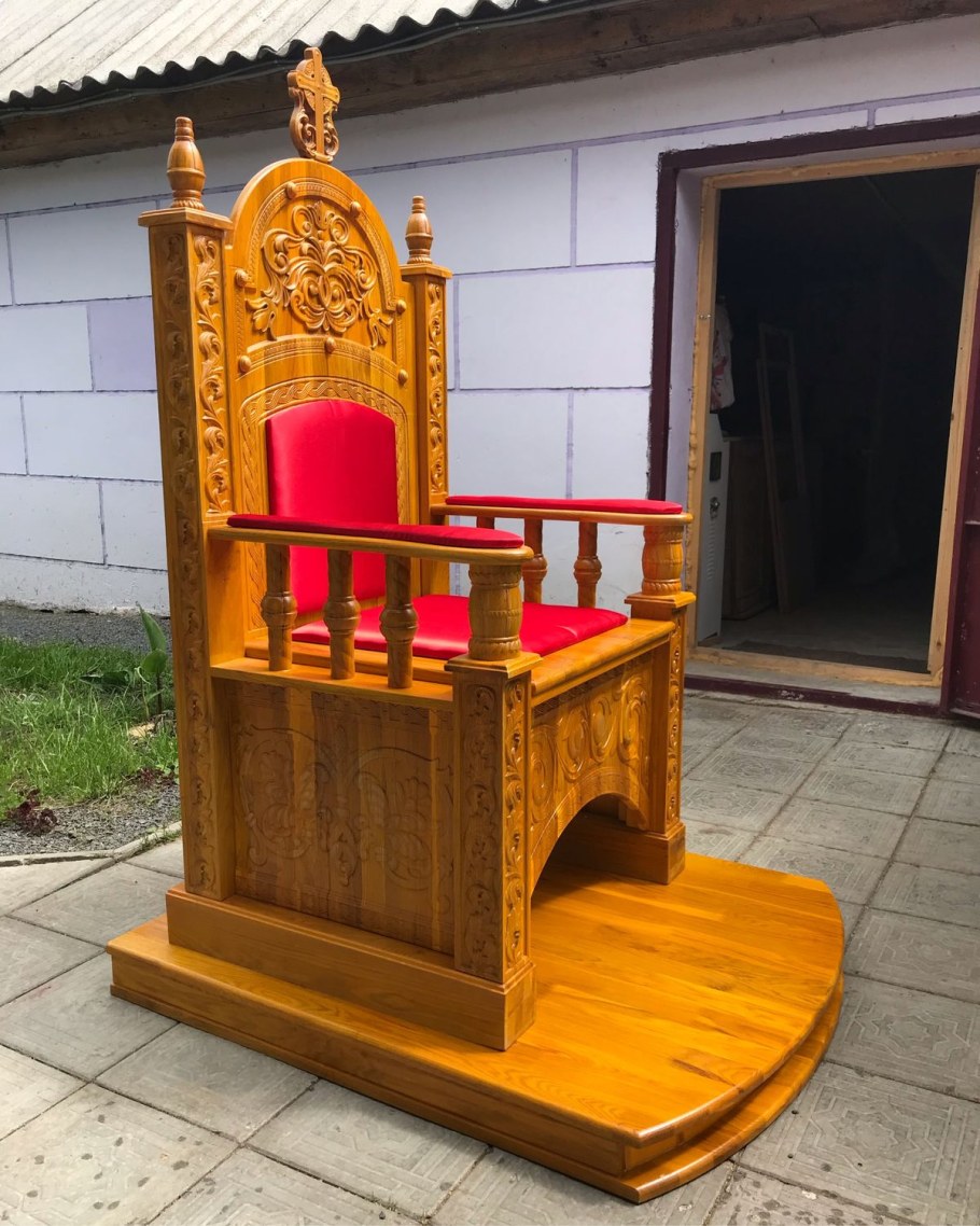 Трон церковный резной