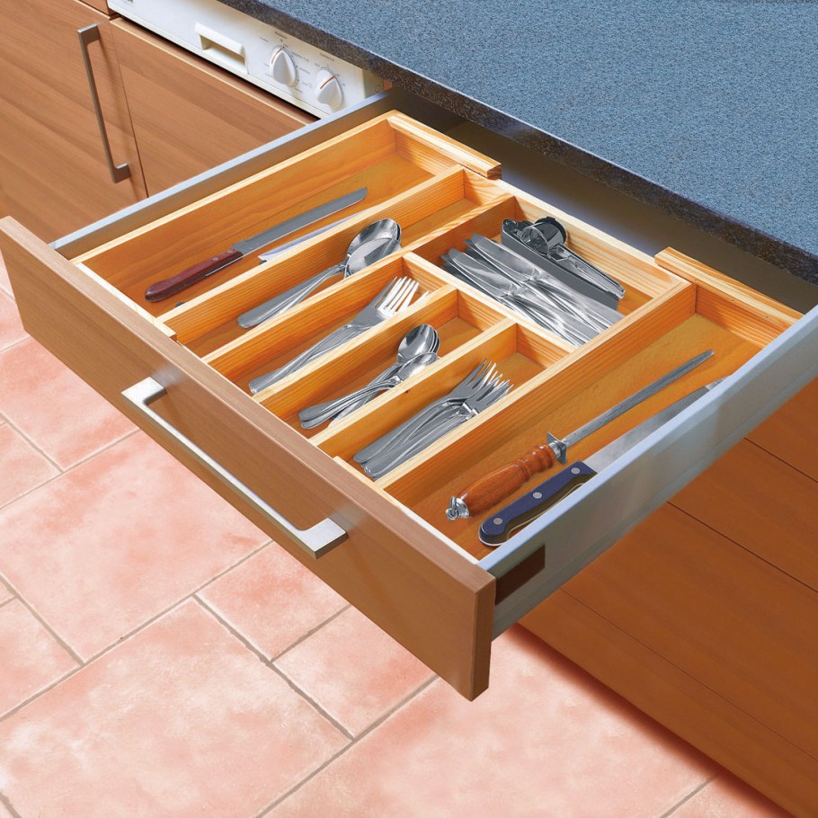Выдвижной ящик для столовых приборов