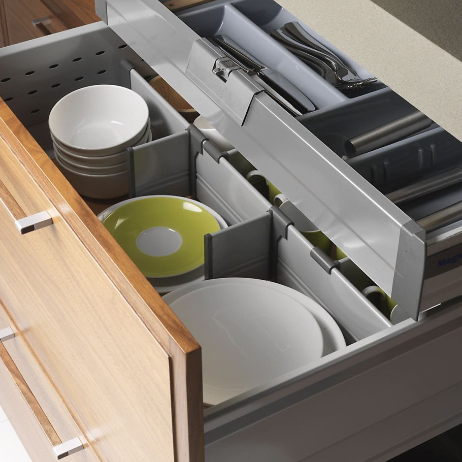 Скрытый ящик для столовых приборов Hettich