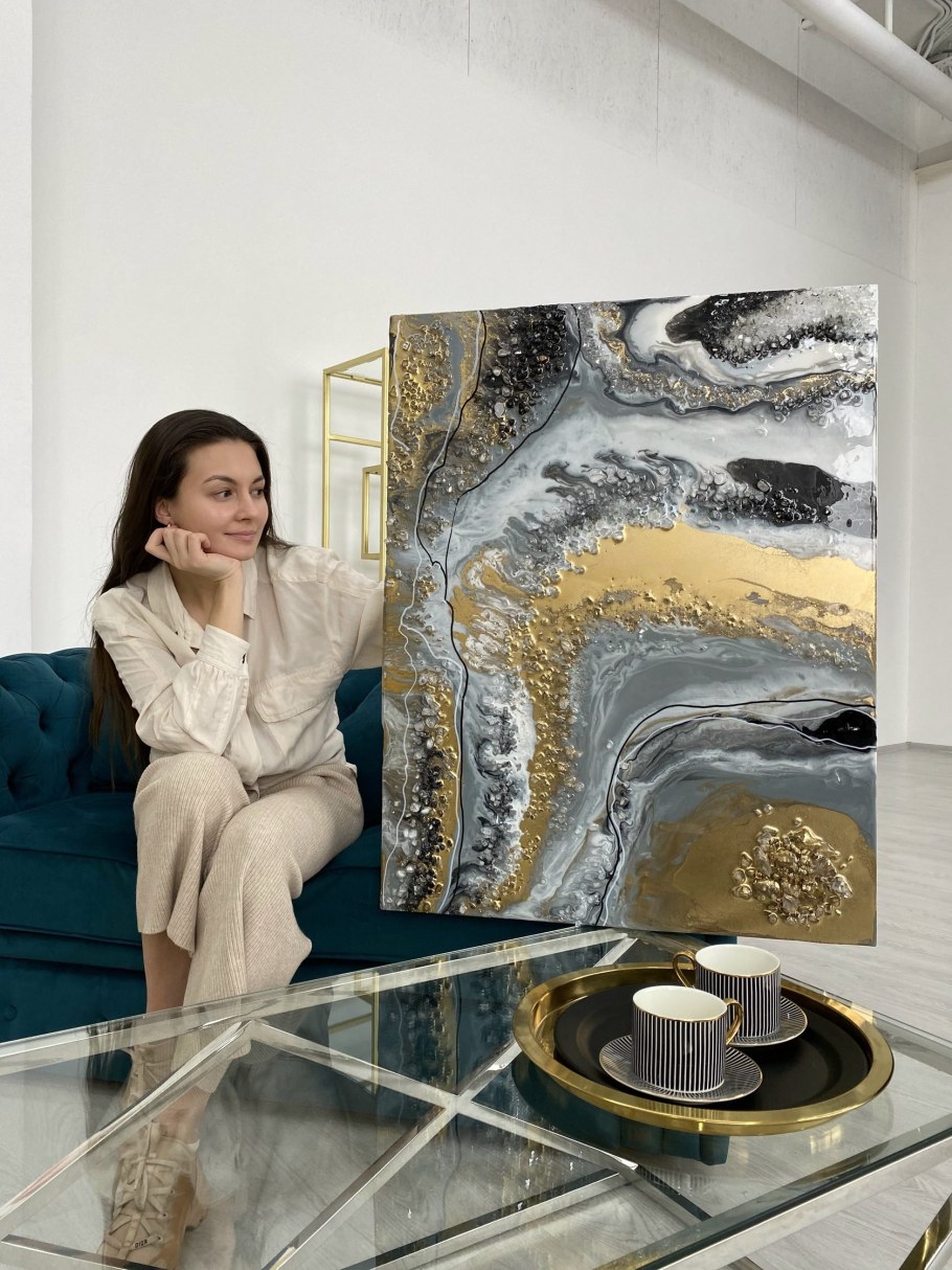 Картины флюид арт в интерьере