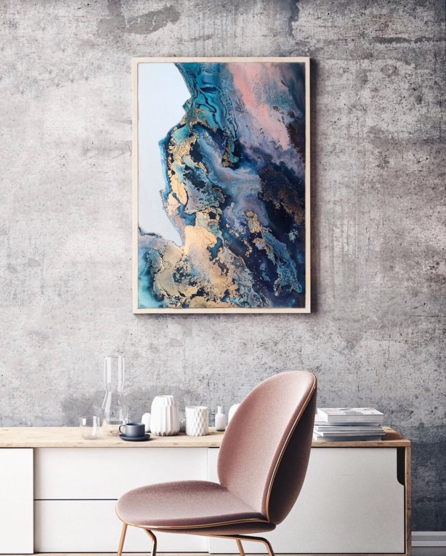 Жидкий акрил картины в интерьере