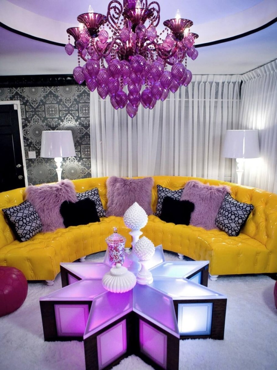 Гостиная в ярких цветах