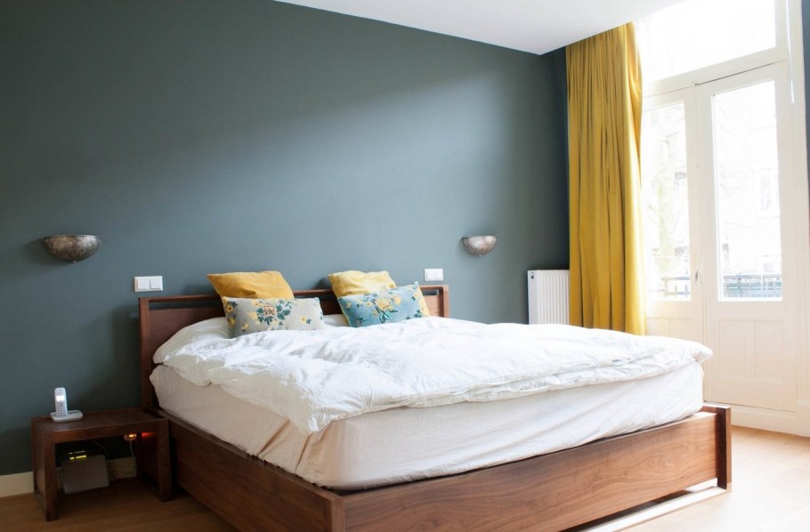 Горчичный цвет стен