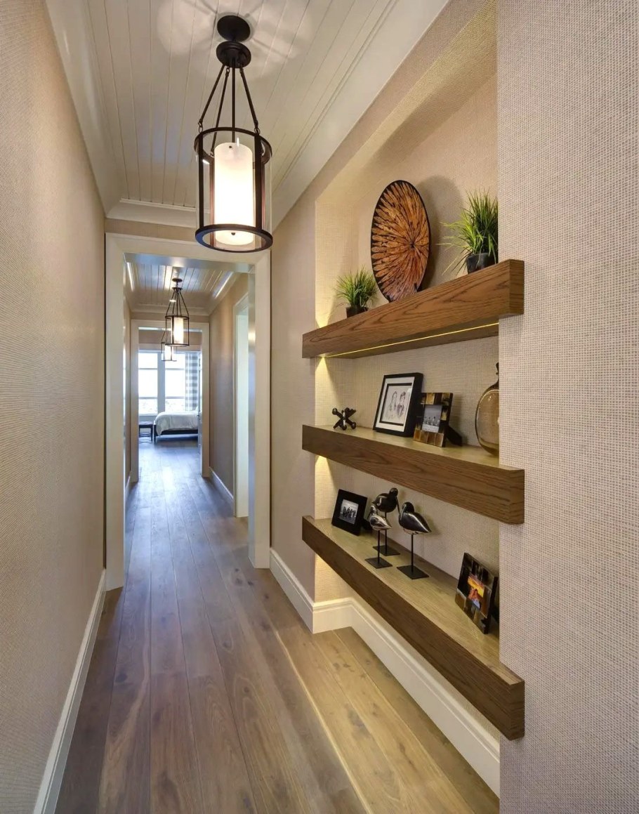 Балки в коридоре