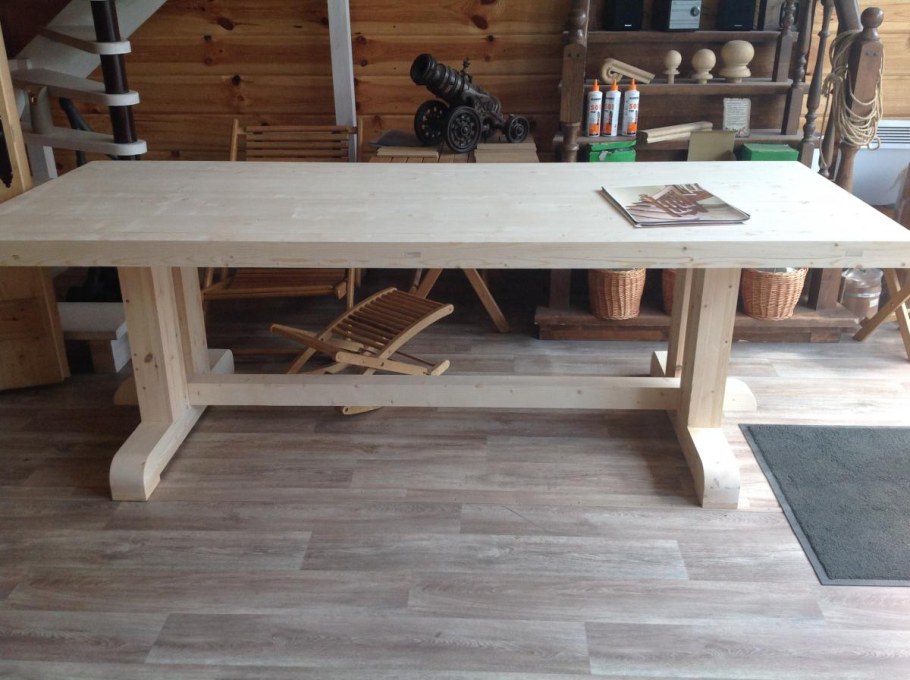 Стол из досок